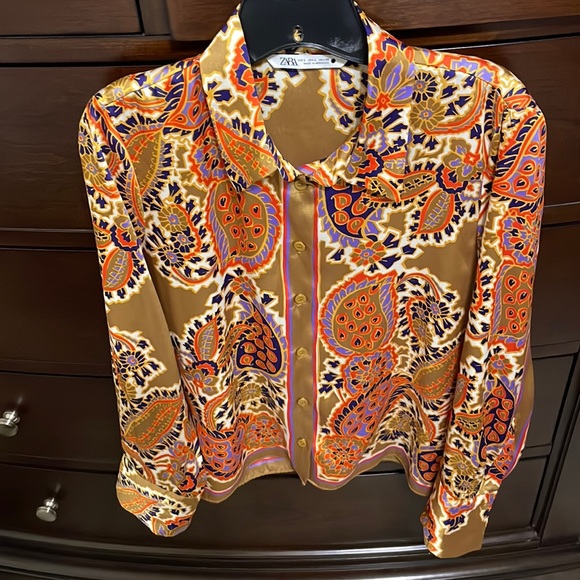 Zara Tops - Zara printed shirt